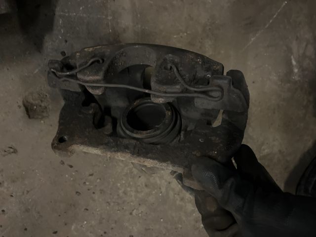 bontott HONDA ACCORD Bal első Féknyereg Munkahengerrel