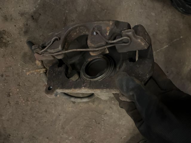 bontott HONDA ACCORD Jobb első Féknyereg Munkahengerrel