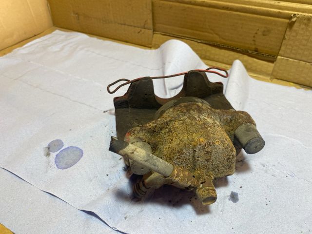 bontott HONDA ACCORD Jobb első Féknyereg Munkahengerrel