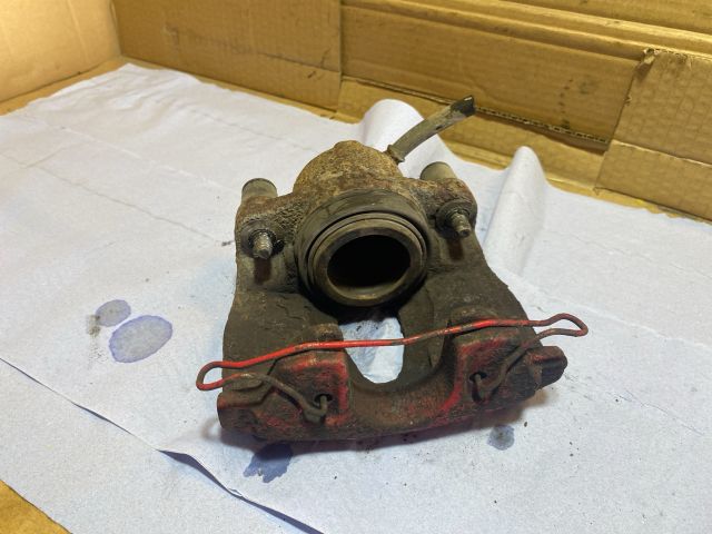 bontott HONDA ACCORD Jobb első Féknyereg Munkahengerrel