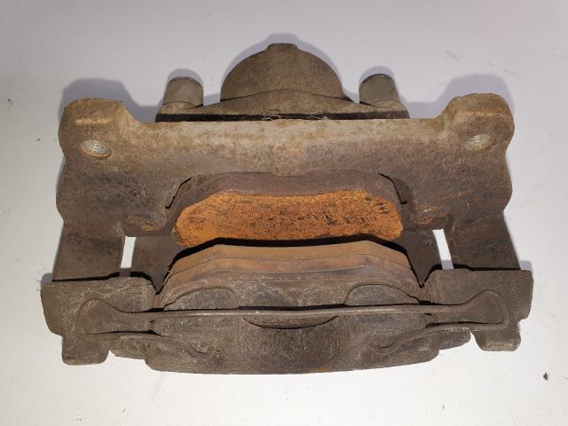 bontott HONDA ACCORD Jobb első Féknyereg Munkahengerrel