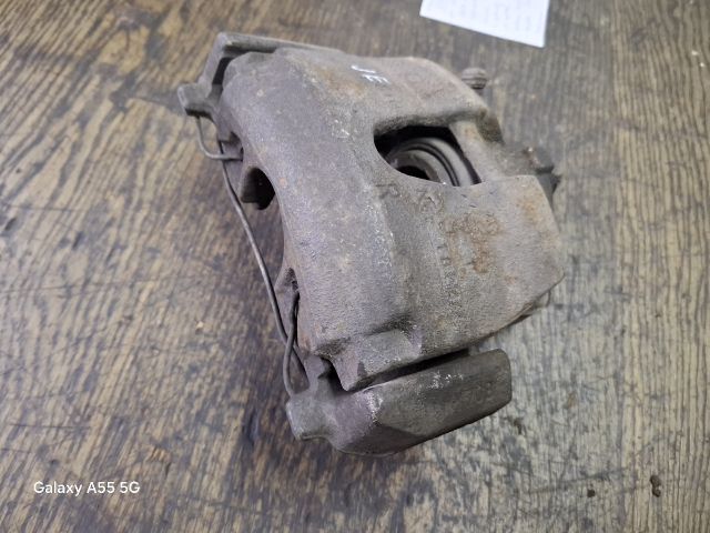 bontott HONDA ACCORD Jobb első Féknyereg Munkahengerrel