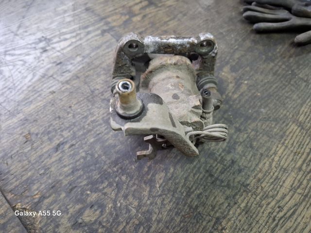 bontott HONDA ACCORD Jobb hátsó Féknyereg Munkahengerrel