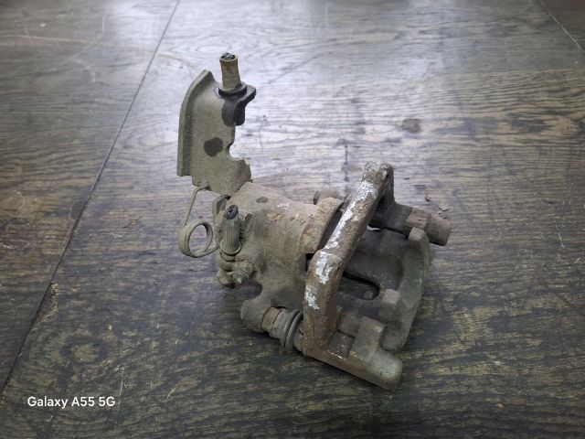 bontott HONDA ACCORD Jobb hátsó Féknyereg Munkahengerrel