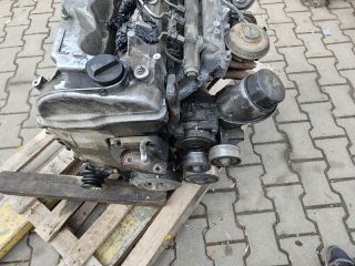 bontott HONDA ACCORD Motor (Fűzött blokk hengerfejjel)