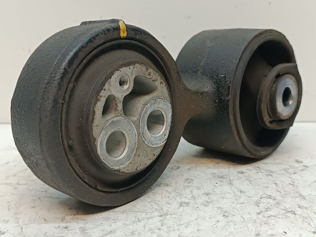 bontott HONDA ACCORD Motor Tartó Bak Jobb