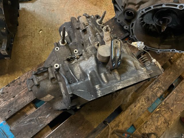 bontott HONDA ACCORD Váltó (Mechanikus)