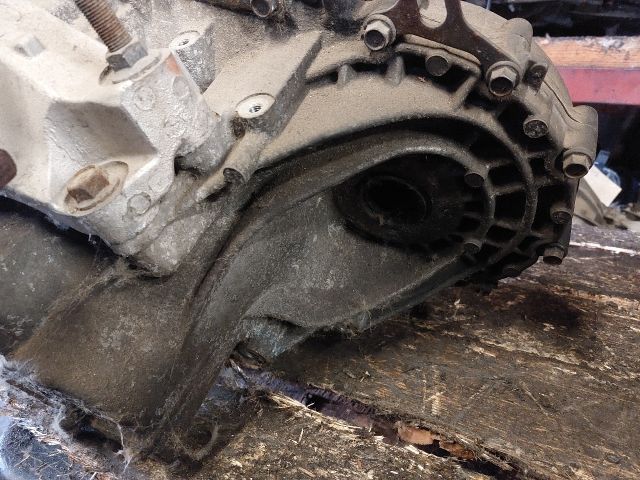 bontott HONDA ACCORD Váltó (Mechanikus)