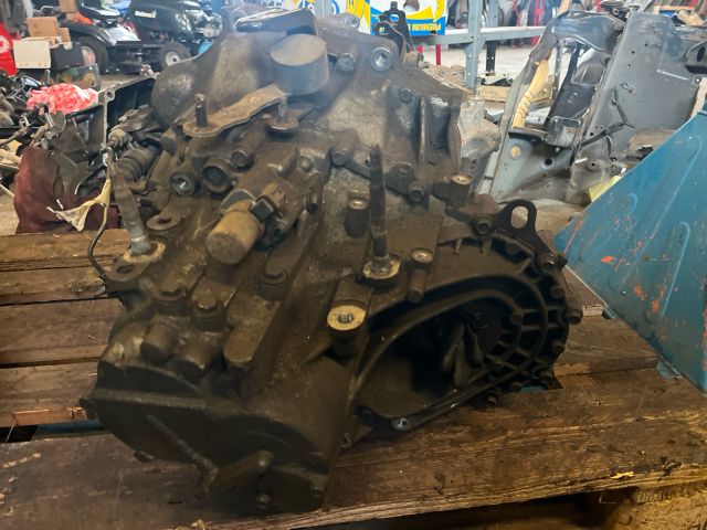 bontott HONDA ACCORD Váltó (Mechanikus)