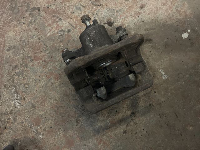 bontott HONDA ACCORD Bal hátsó Féknyereg Munkahengerrel