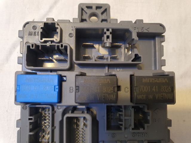 bontott HONDA ACCORD Biztosítéktábla Motortér