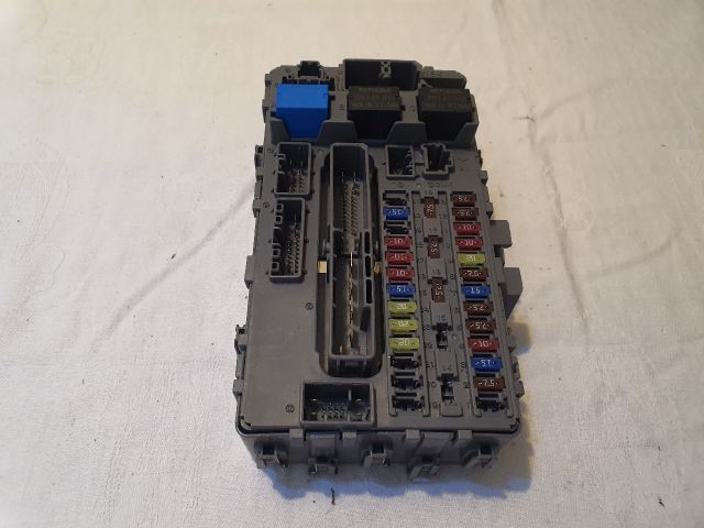 bontott HONDA ACCORD Biztosítéktábla Motortér