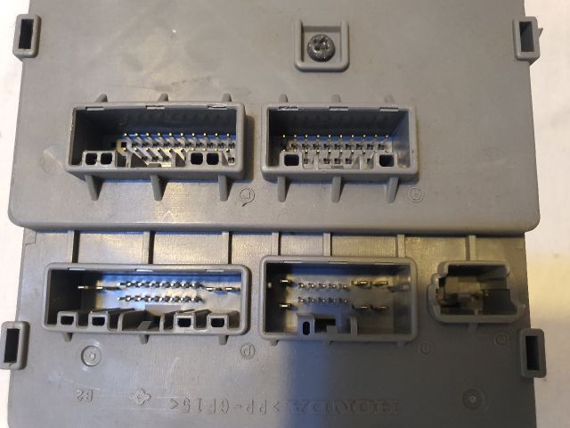 bontott HONDA ACCORD Biztosítéktábla Motortér