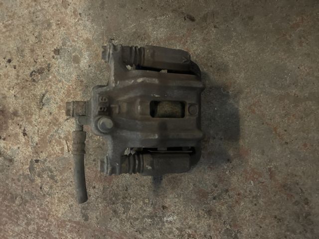 bontott HONDA ACCORD Bal hátsó Féknyereg Munkahengerrel