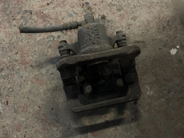 bontott HONDA ACCORD Jobb hátsó Féknyereg Munkahengerrel