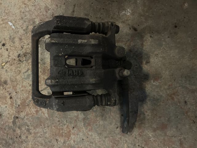 bontott HONDA ACCORD Jobb hátsó Féknyereg Munkahengerrel