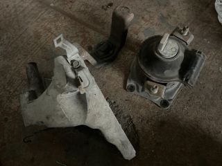 bontott HONDA ACCORD Motor Tartó Bak (Fém)