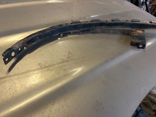 bontott HONDA ACCORD Bal Fényszóró Tartó