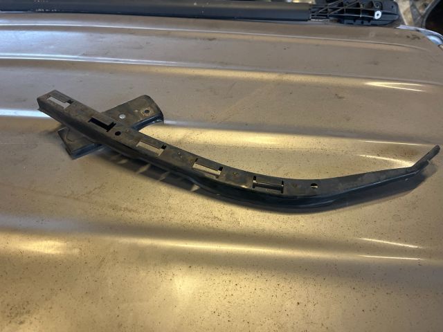 bontott HONDA ACCORD Bal Fényszóró Tartó