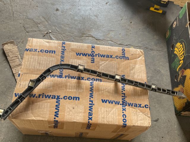 bontott HONDA ACCORD Bal hátsó Lökhárító Tartó (Műanyag)