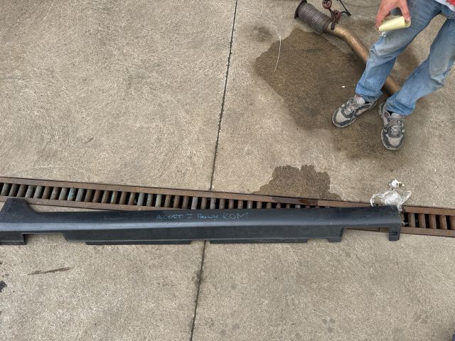 bontott HONDA ACCORD Bal Küszöb