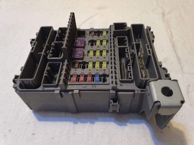 bontott HONDA ACCORD Biztosítéktábla Utastér