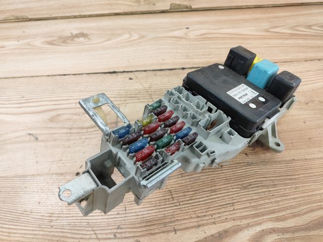 bontott HONDA ACCORD Biztosítéktábla Utastér