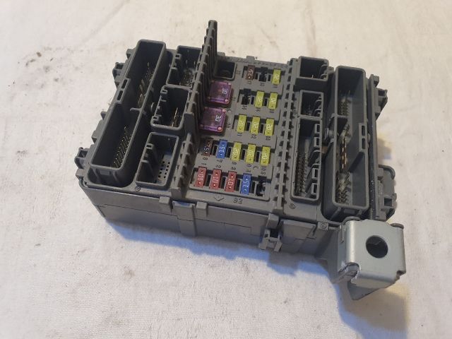 bontott HONDA ACCORD Biztosítéktábla Utastér