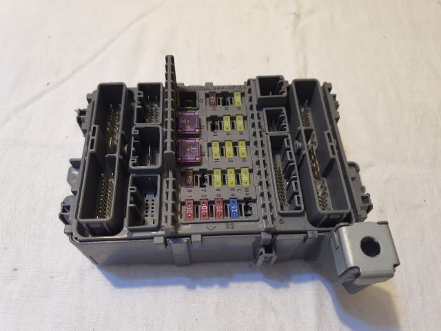 bontott HONDA ACCORD Biztosítéktábla Utastér