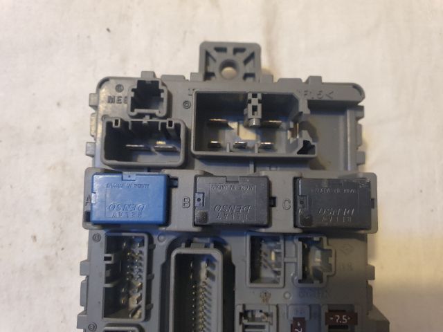 bontott HONDA ACCORD Biztosítéktábla Utastér