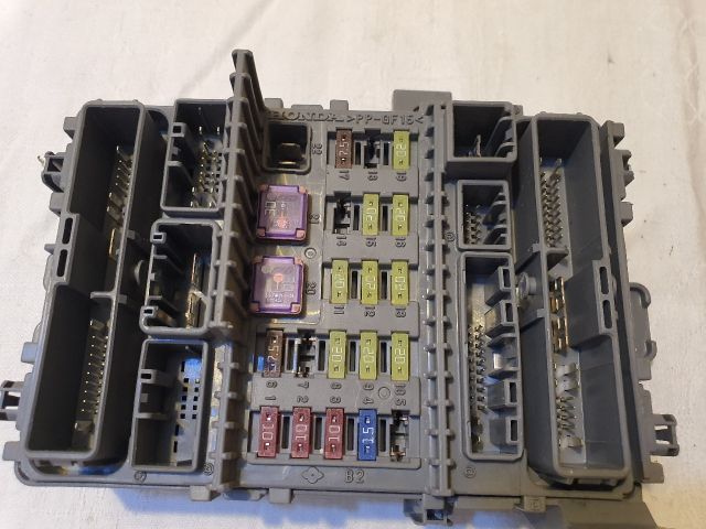 bontott HONDA ACCORD Biztosítéktábla Utastér