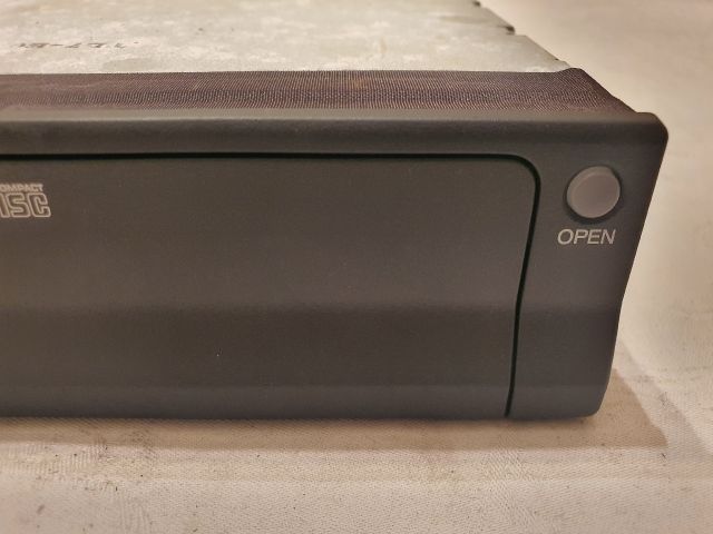 bontott HONDA ACCORD CD / DVD Tár