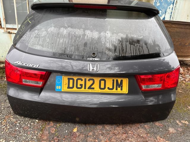 bontott HONDA ACCORD Csomagtérajtó (Részeivel)