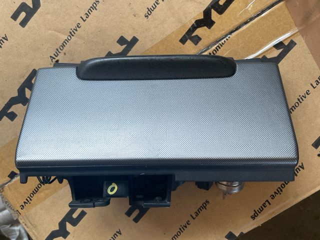 bontott HONDA ACCORD Első Hamutartó