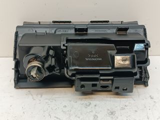 bontott HONDA ACCORD Első Hamutartó