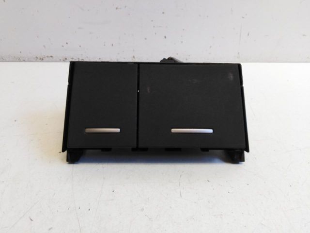 bontott HONDA ACCORD Első Hamutartó