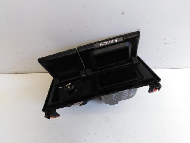 bontott HONDA ACCORD Első Hamutartó