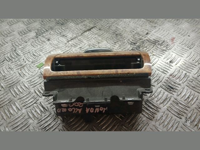 bontott HONDA ACCORD Első Hamutartó