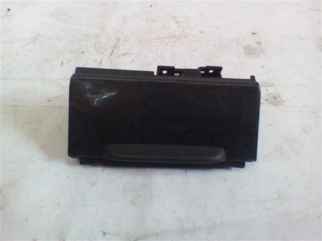 bontott HONDA ACCORD Első Hamutartó