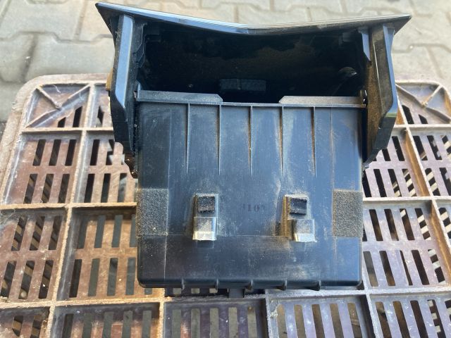 bontott HONDA ACCORD Első Tároló Rekesz