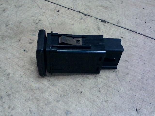 bontott HONDA ACCORD Hátsó Ködzárófény Kapcsoló