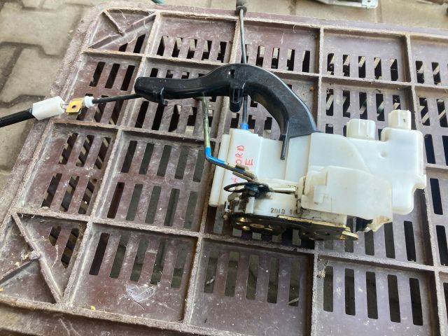 bontott HONDA ACCORD Jobb első Zárbetét