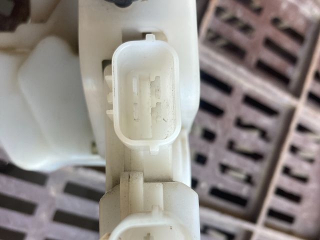 bontott HONDA ACCORD Jobb első Zárbetét