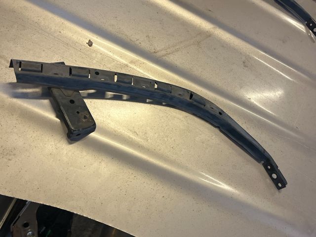 bontott HONDA ACCORD Jobb Fényszóró Tartó