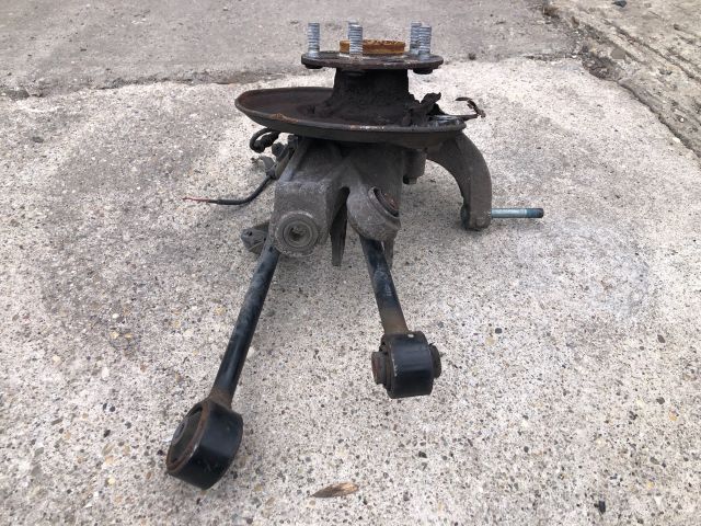 bontott HONDA ACCORD Jobb hátsó Csonkállvány Kerékaggyal