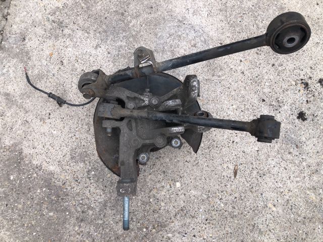 bontott HONDA ACCORD Jobb hátsó Csonkállvány Kerékaggyal