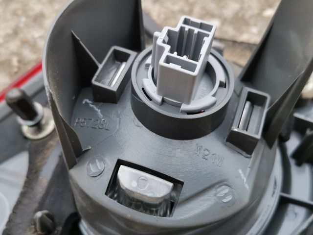 bontott HONDA City Bal Belső Hátsó Lámpa