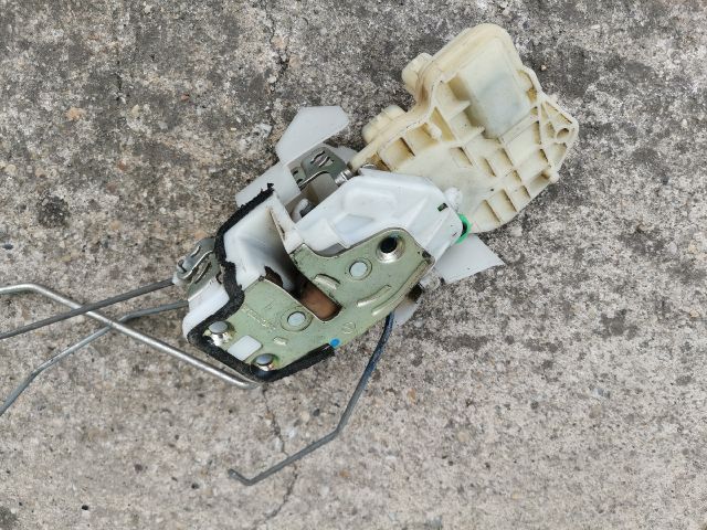 bontott HONDA City Bal első Ajtózár