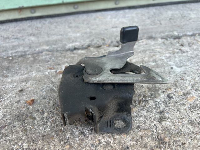 bontott HONDA City Motorháztető Zárszerkezet