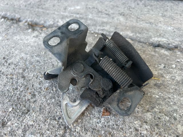 bontott HONDA City Motorháztető Zárszerkezet